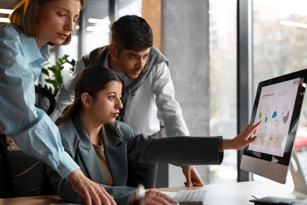 What is the application of HRIS in employee management?